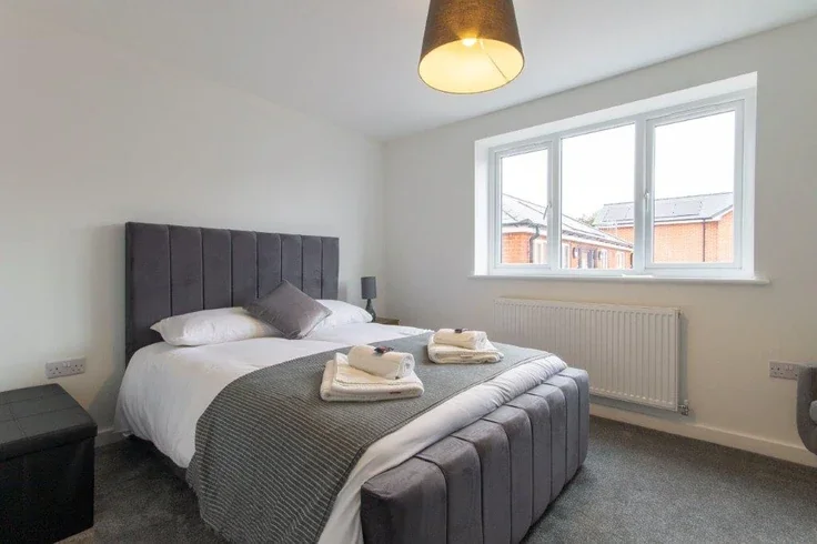 Flat Victoria Avenue in Staveley