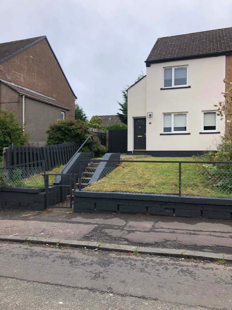 House Gilmerton Dykes Avenue in City of Edinburgh