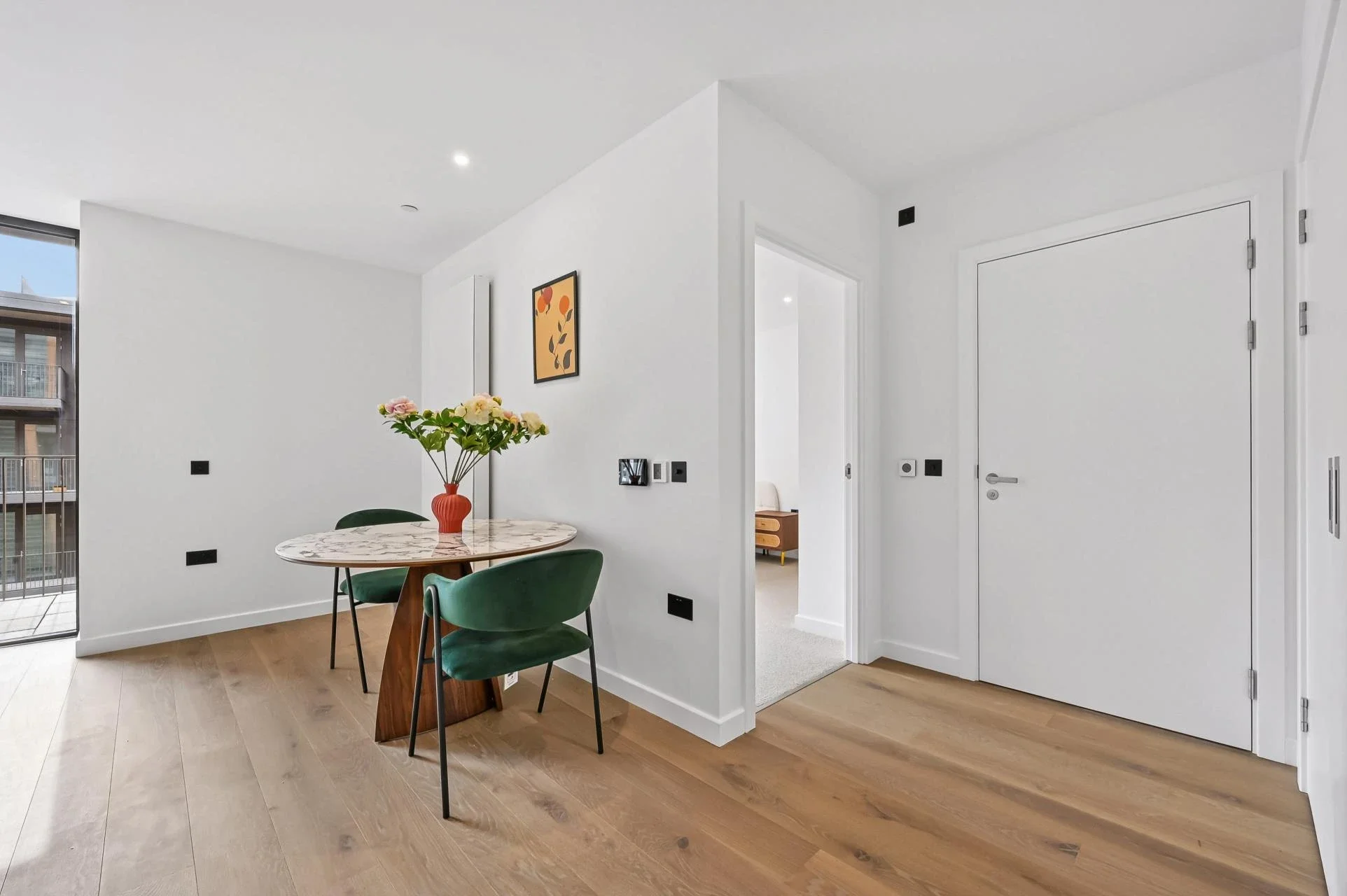 Flat Carnwath Road in Greater London
