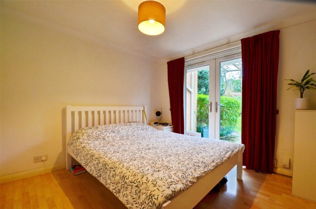 Flat Southfield Road in Bristol