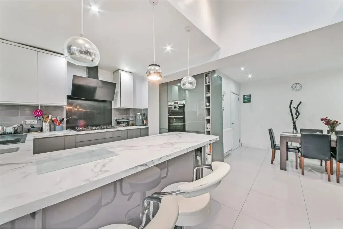 Room Stavordale Road in Greater London