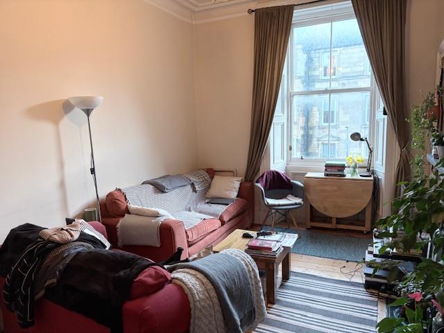 Flat Iona Street in City of Edinburgh