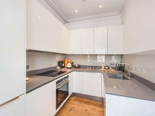Flat Northcote Road in Greater London
