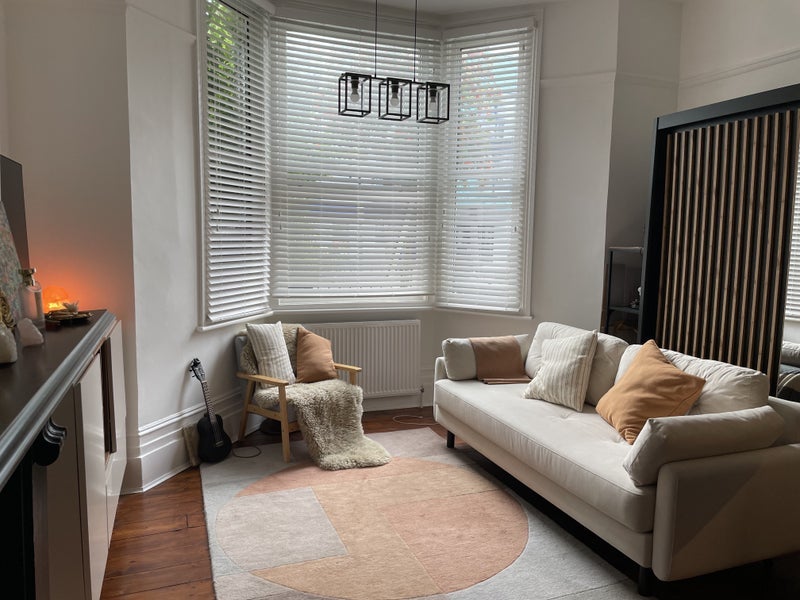 Flat Drayton Park in Greater London