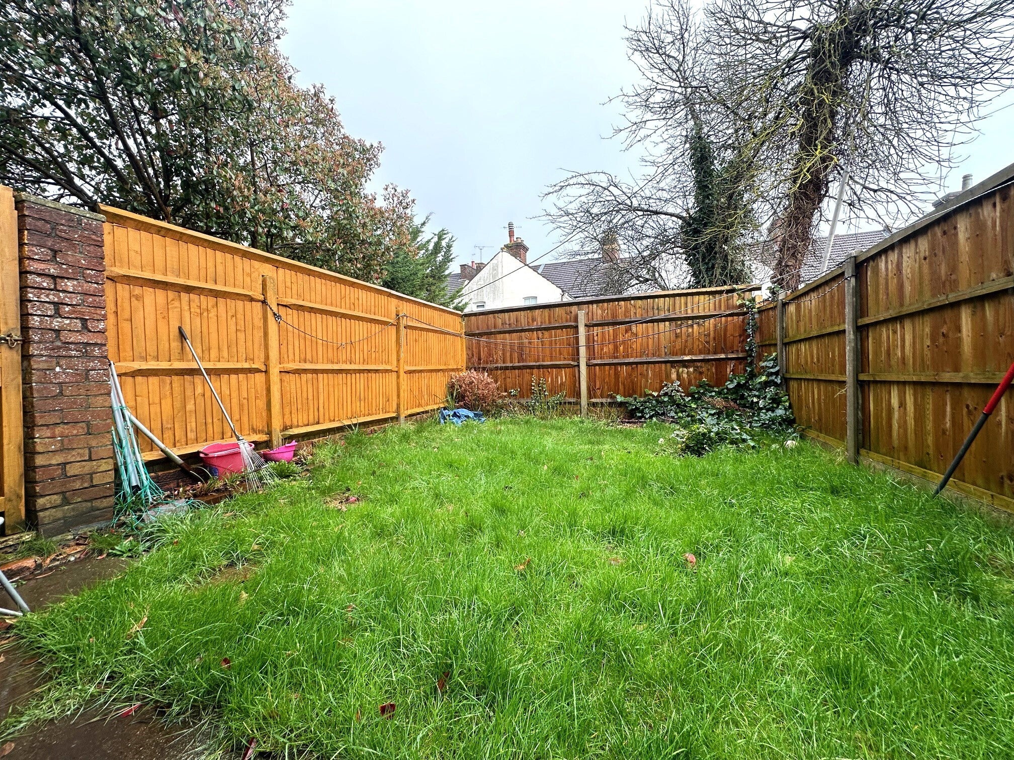 Flat Kent Avenue in Ashford