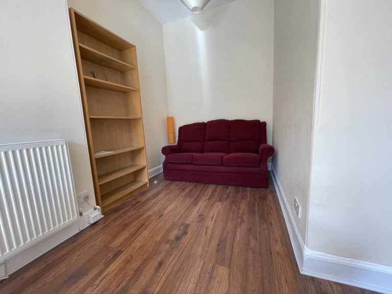 Flat Millar Place in City of Edinburgh