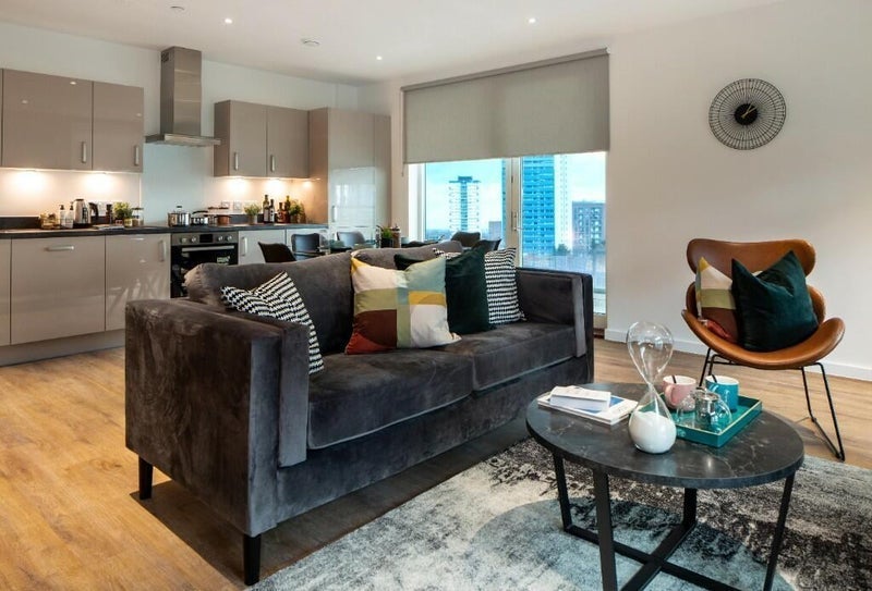 Flat Silvertown Way in Greater London