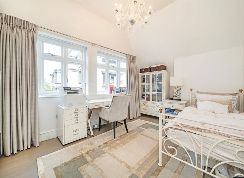 Flat Campden Hill Road in Greater London