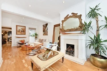 House Donne Place in Greater London