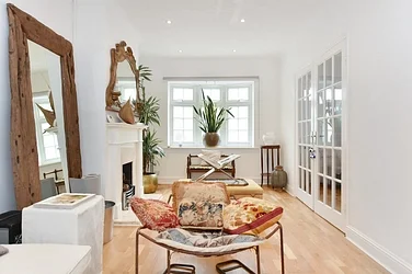 House Donne Place in Greater London