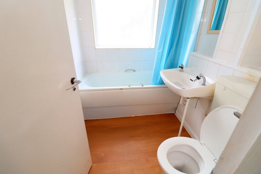 Room Globe Road in Greater London