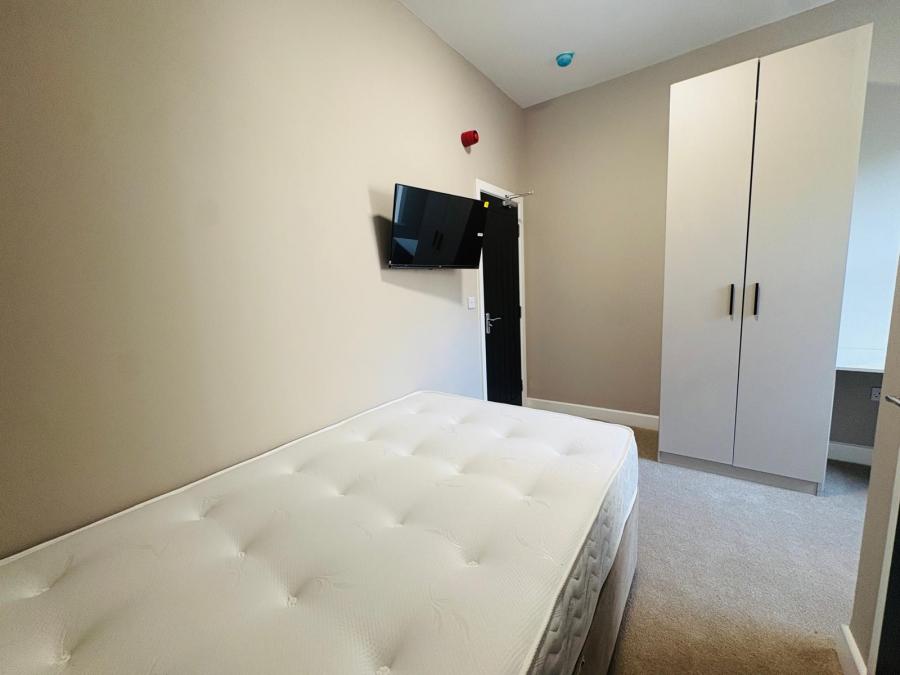 Room Sunderland Road in Gateshead