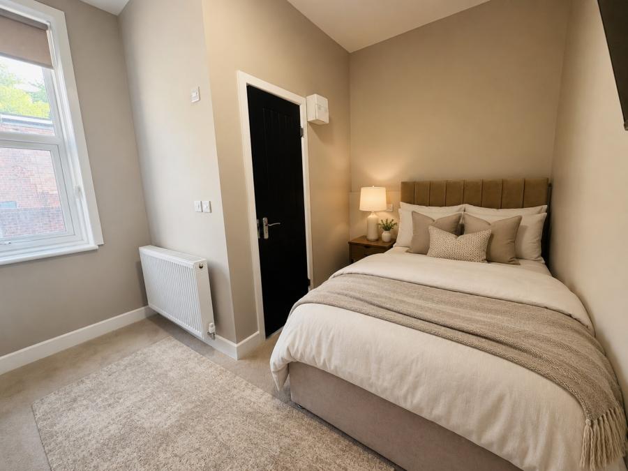 Room Sunderland Road in Gateshead