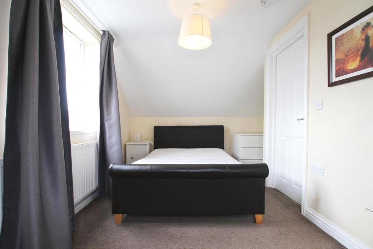 Flat Gloucester Road in Bristol