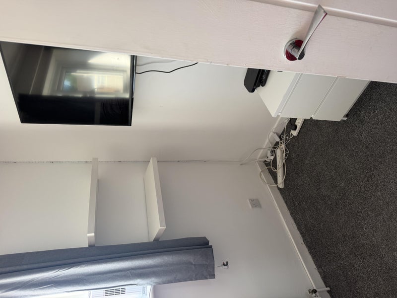 Room Seaford Road in Crawley