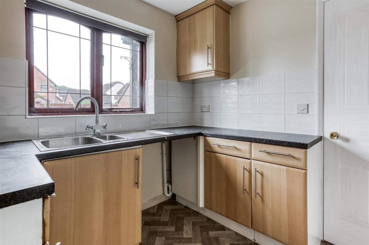House Trowbridge Close in Derby