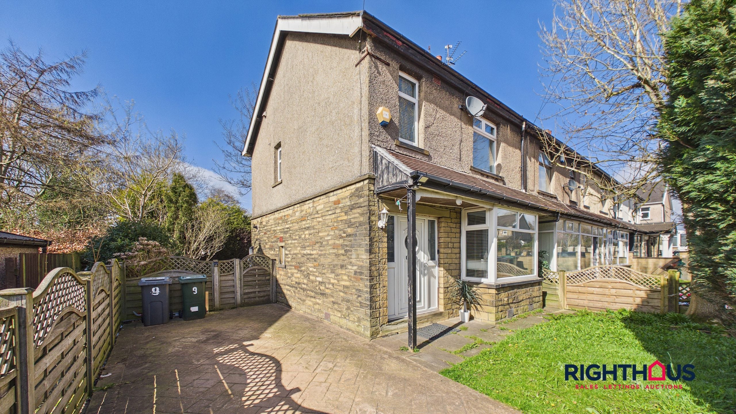 House Haycliffe Avenue in Bradford