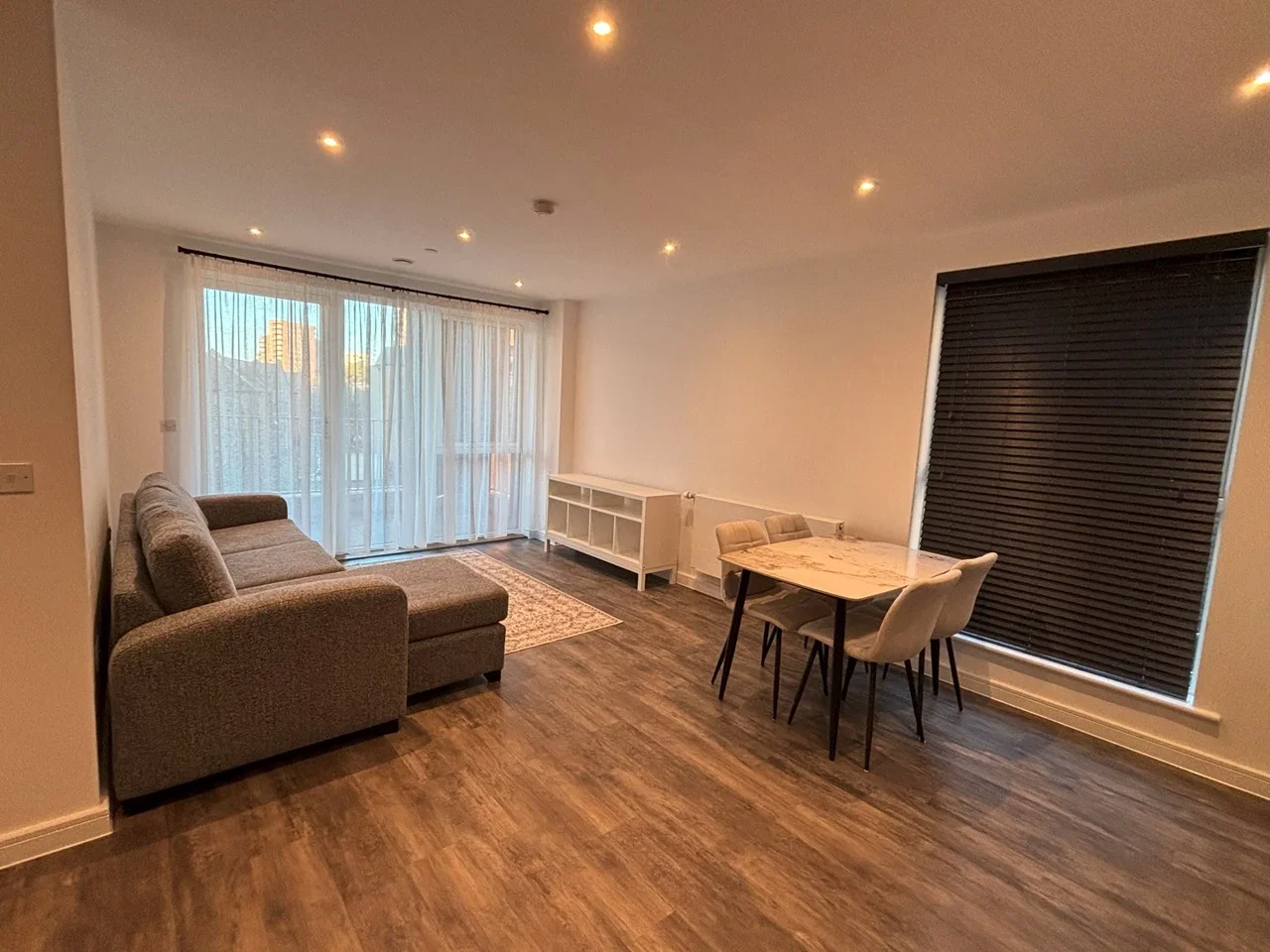 Flat Fleet Road in Greater London