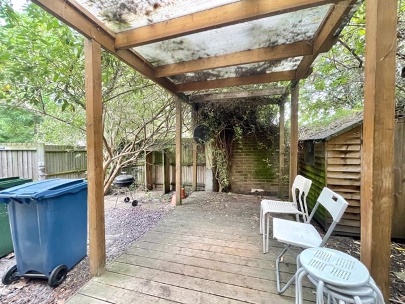 Flat Gunwhale Close in Greater London