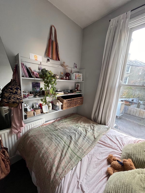Room Brooke Road in Greater London