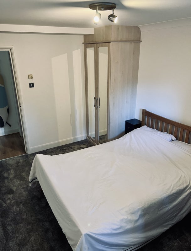 Room Saint Alphonsus Road in Greater London