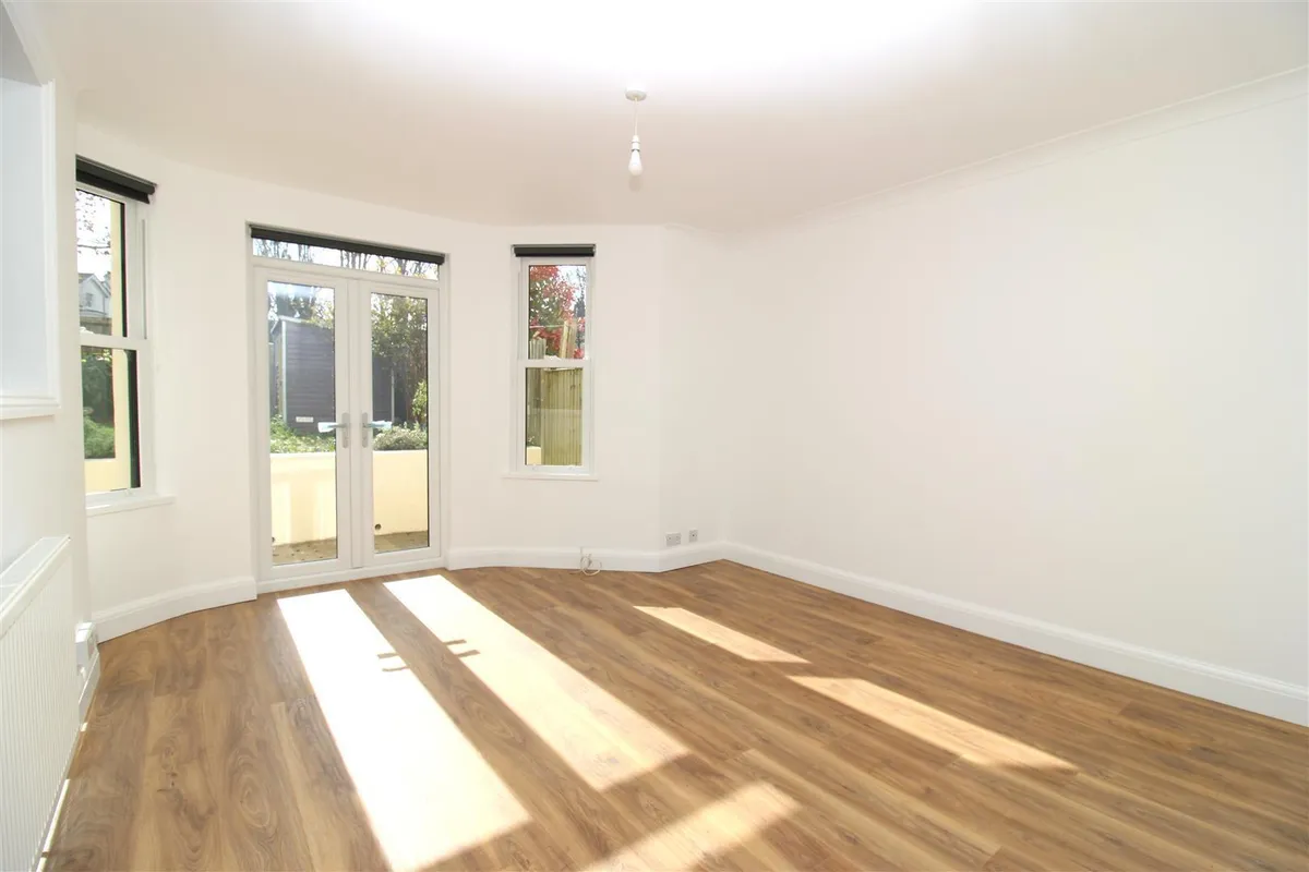 Flat Stanford Avenue in Brighton