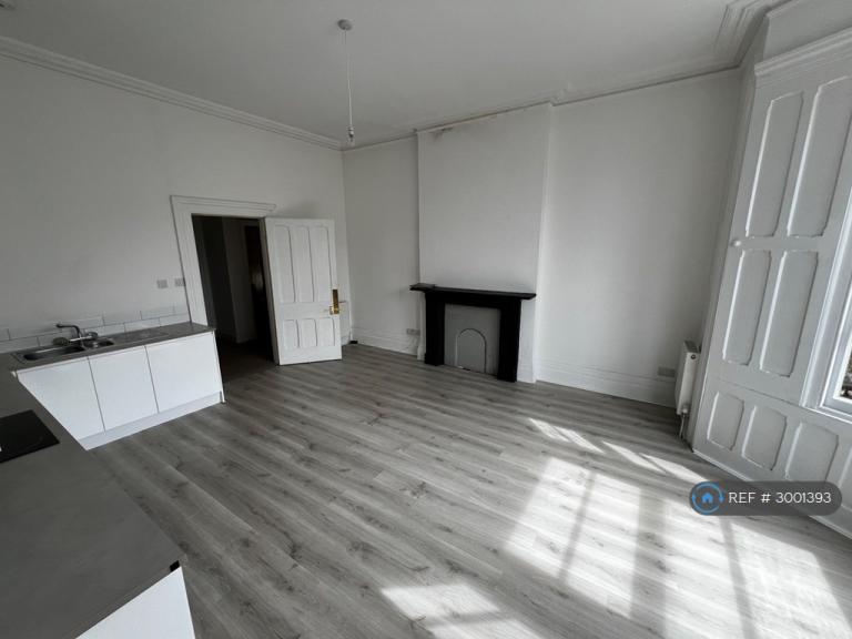 Flat Alexandra Road in Clevedon