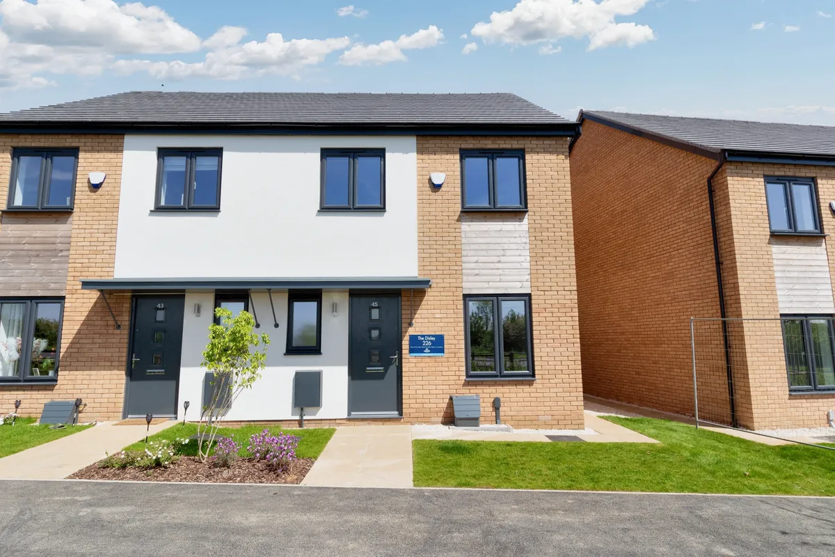 House Harrington Close in Upton