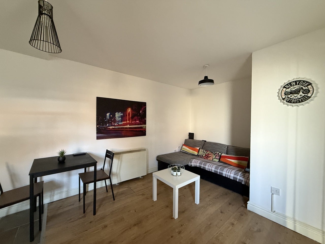 Flat Cyprus Road in Leicester