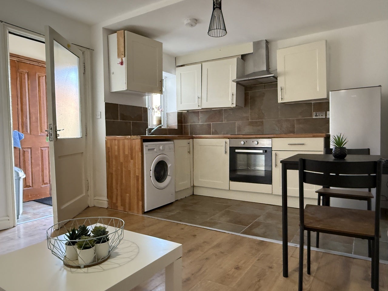 Flat Cyprus Road in Leicester