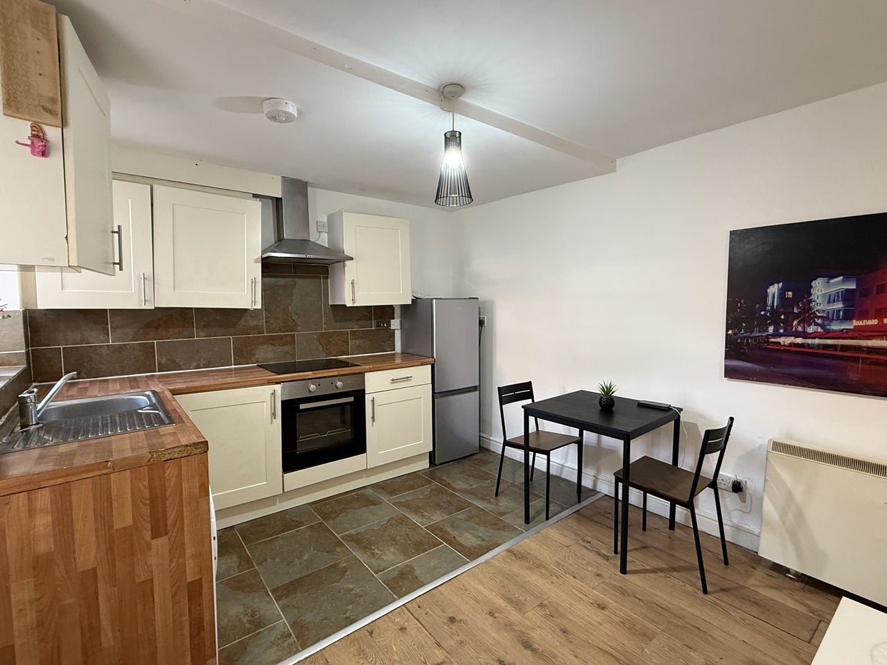 Flat Cyprus Road in Leicester