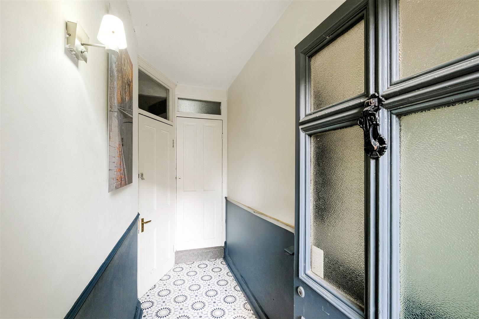 Flat Hawarden Road in Greater London