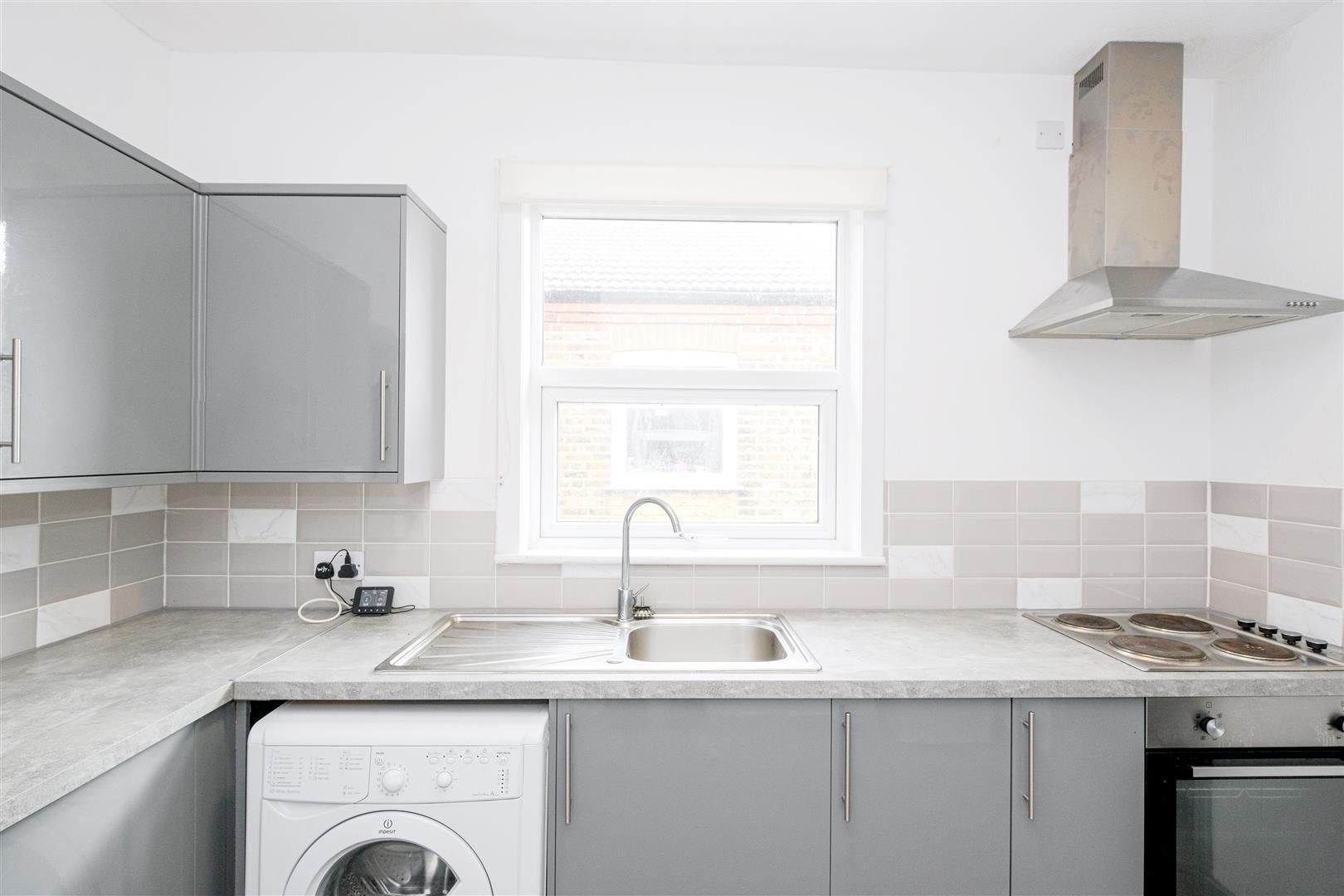 Flat Hawarden Road in Greater London