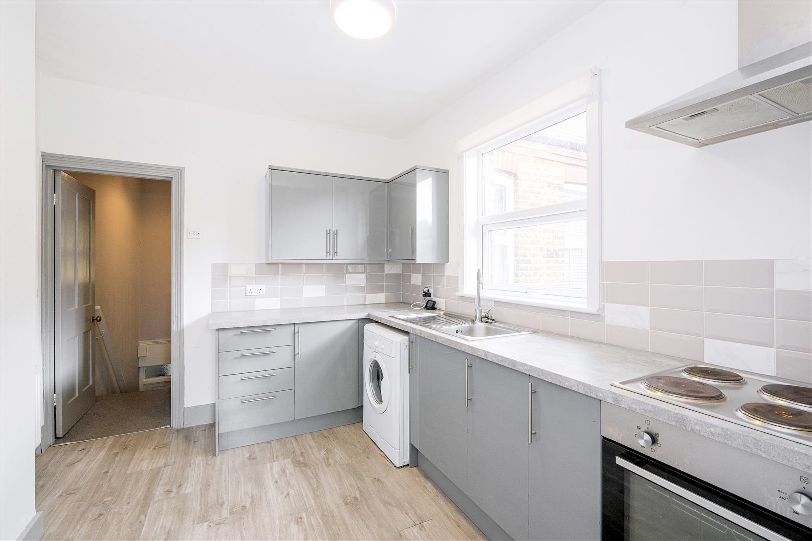 Flat Hawarden Road in Greater London
