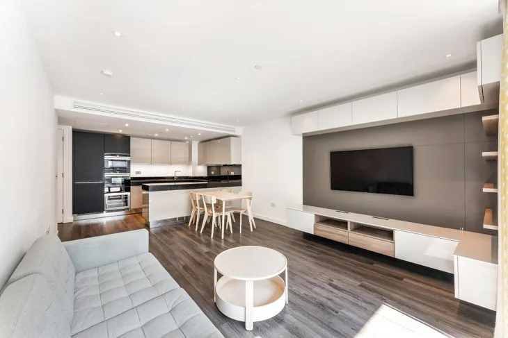 Flat Canter Way in Greater London