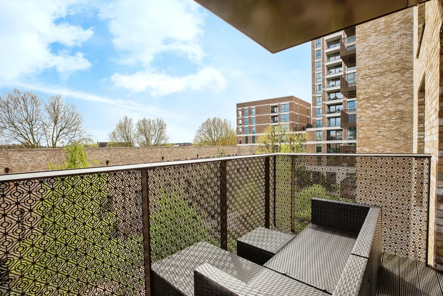 Flat O'Callaghan Way in Greater London