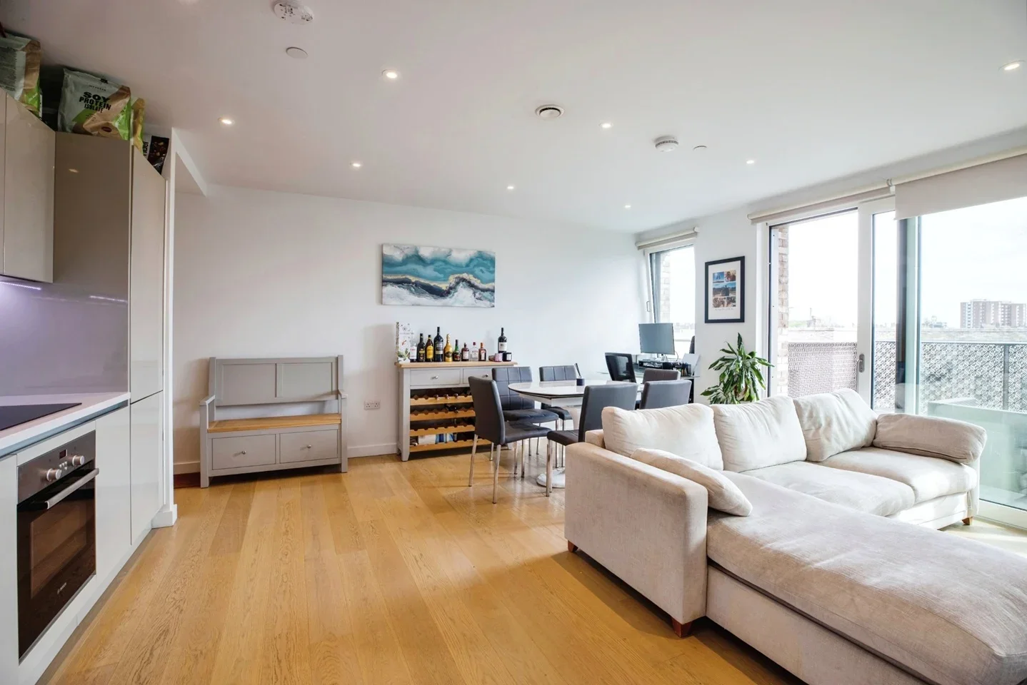 Flat O'Callaghan Way in Greater London