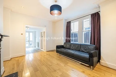 Flat Gilbey Road in Greater London