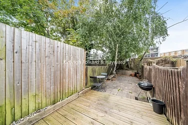 Flat Gilbey Road in Greater London