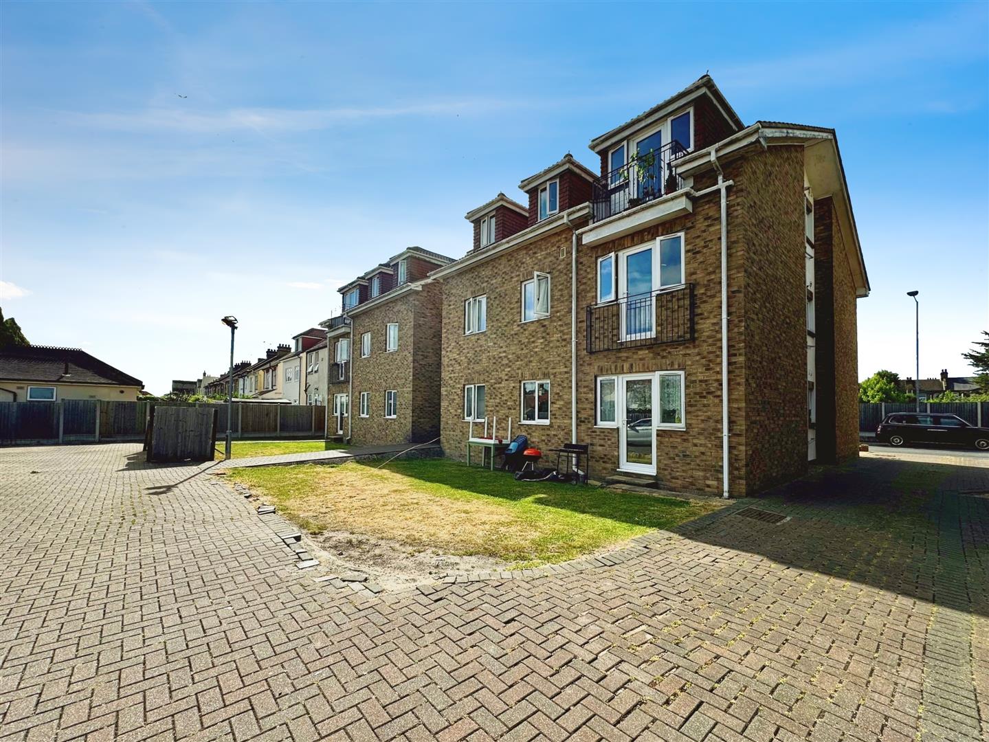 Flat South Avenue in Southend-on-Sea