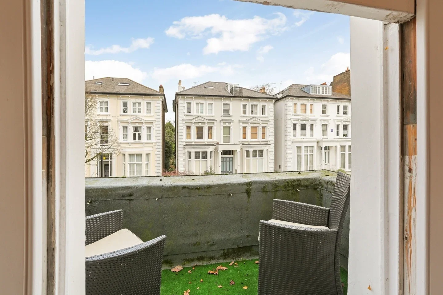 Flat Belsize Avenue in Greater London