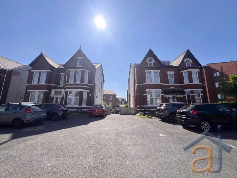 Flat Knowsley Road in Southport