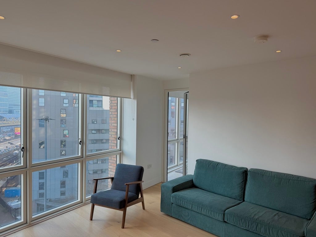 Flat Arniston Way in Greater London