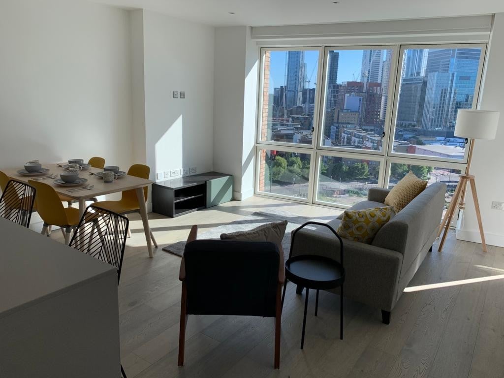Flat Arniston Way in Greater London