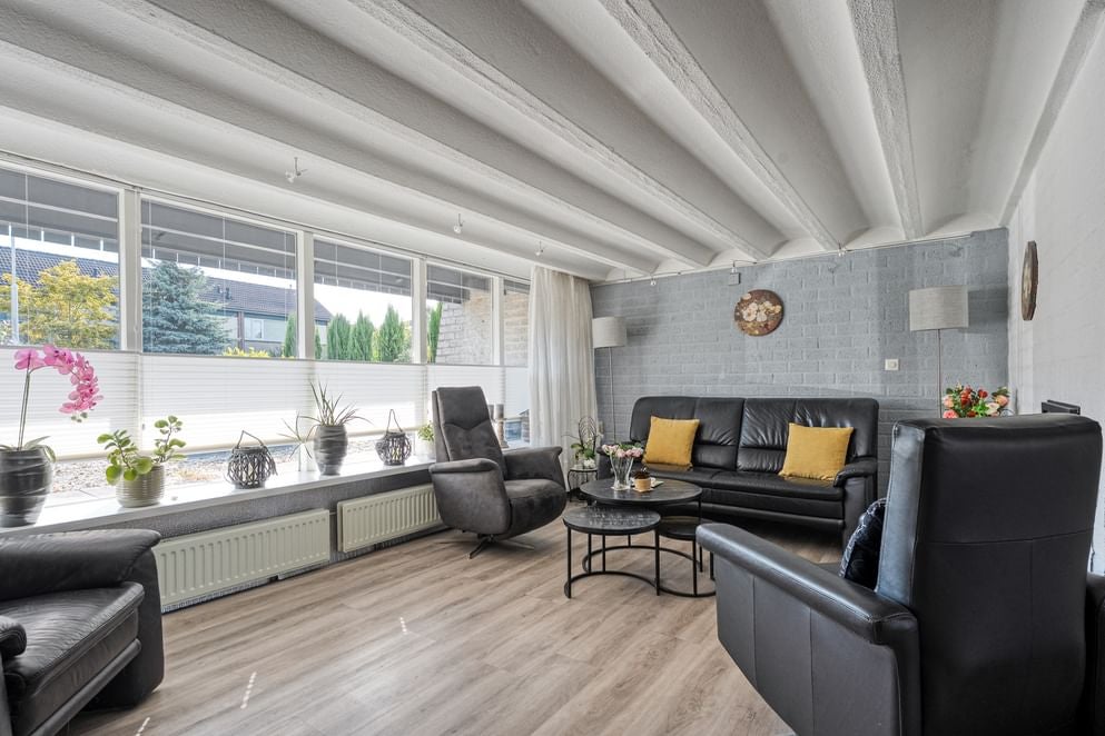 Tussenwoning te koop: De Grutto 42, Vriezenveen