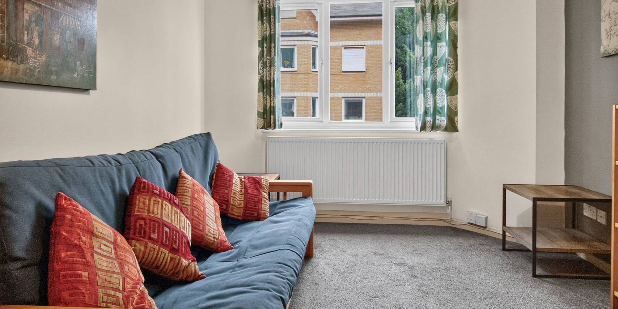 Flat Romilly Road in Cardiff
