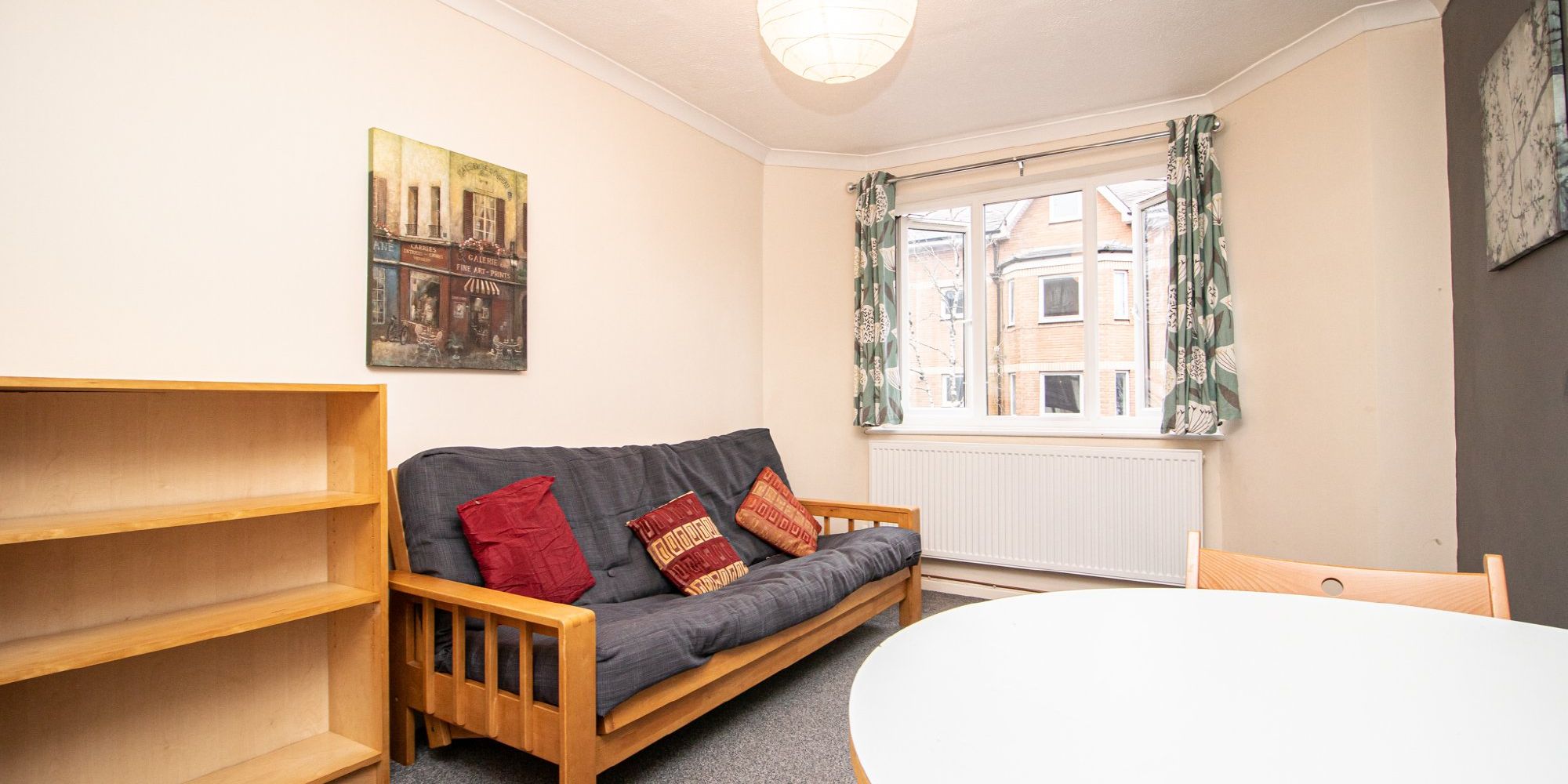 Flat Romilly Road in Cardiff