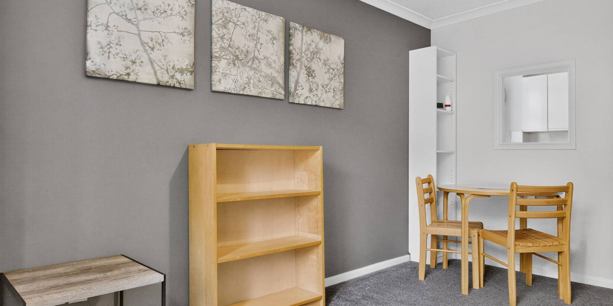 Flat Romilly Road in Cardiff