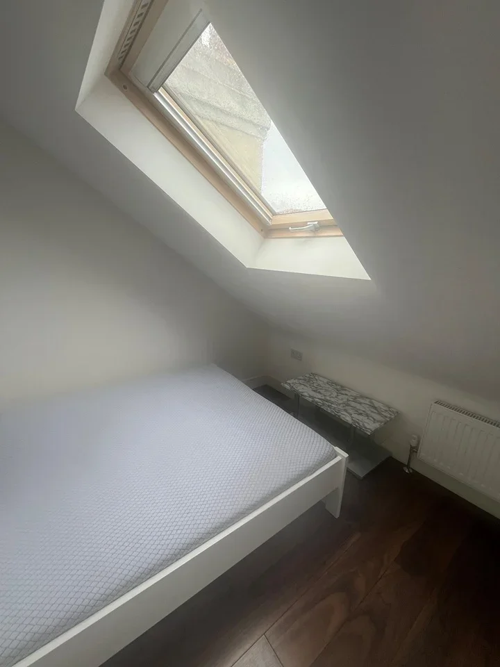 Room Charlotte Road in Greater London