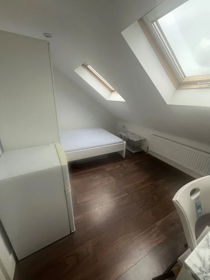 Room Charlotte Road in Greater London
